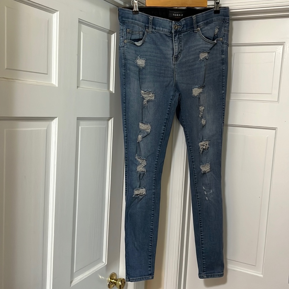 Torrid Premium Bombshell Skinny Stressed Jeans Womens 14T inseam 30”